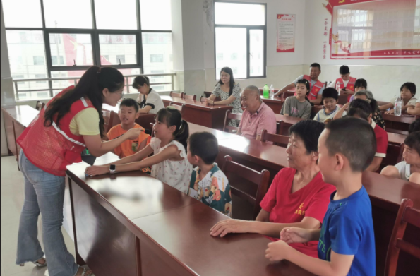 以课堂讲解相结合的形式不断提升小朋友的安全意识和应变能力 以课堂讲解相结合的形式不断提升小朋友的安全意识和应变能力