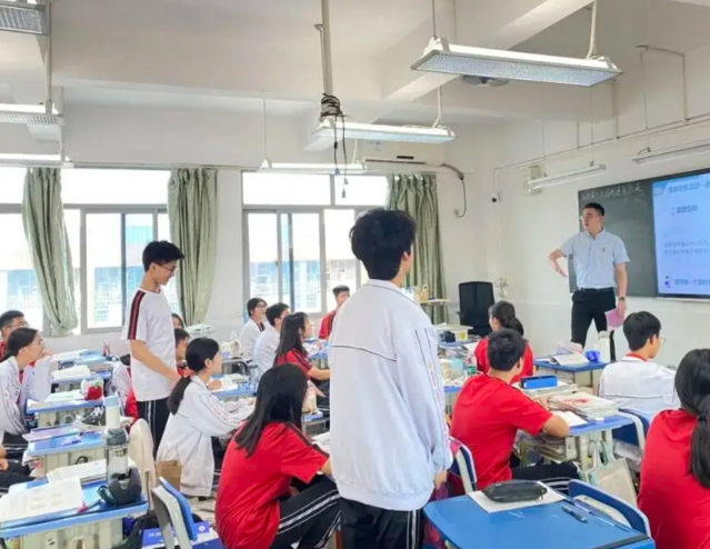 树立学位办学放大名校办学辐射效能加速
